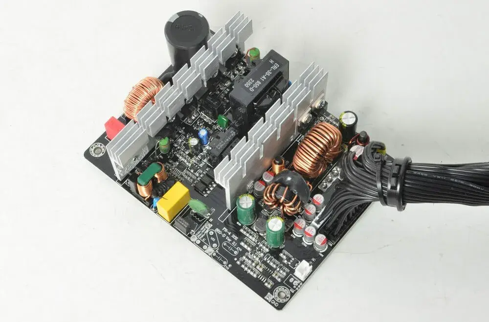Review-Infinity-ECO-550W-V2-H12
